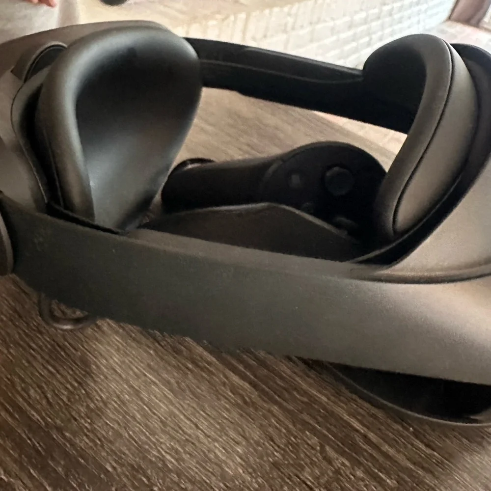 Meta Quest Black VR Headset with Controllers